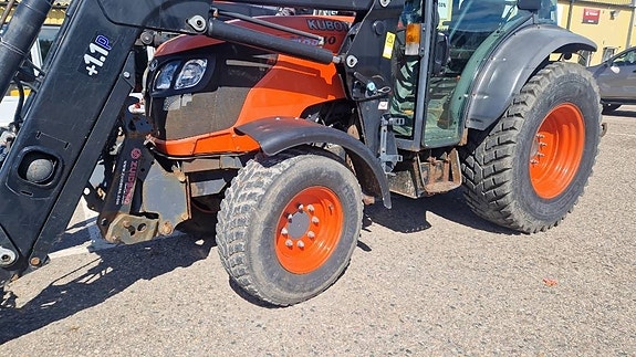 Kubota M 8540 3 of 5