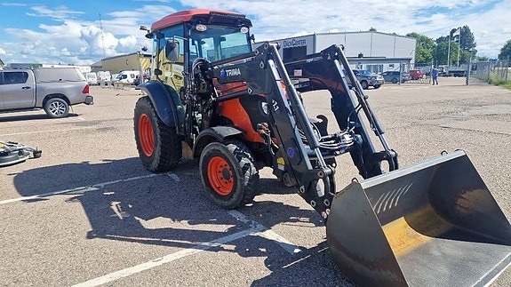 Kubota M 8540 4 of 5