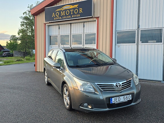 Toyota Avensis 5 of 5