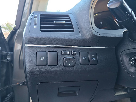 Toyota Avensis 14 of 22