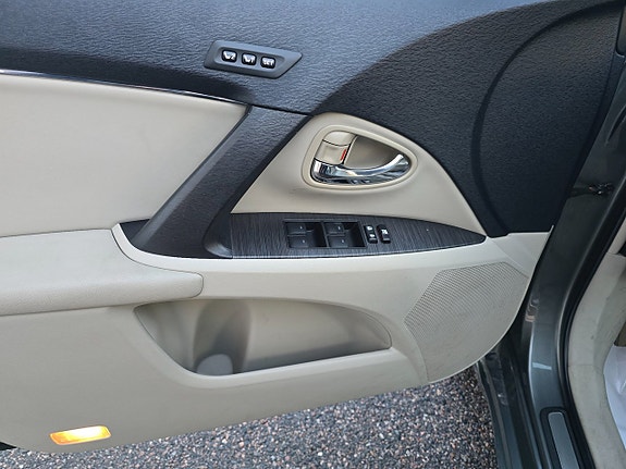 Toyota Avensis 12 of 22