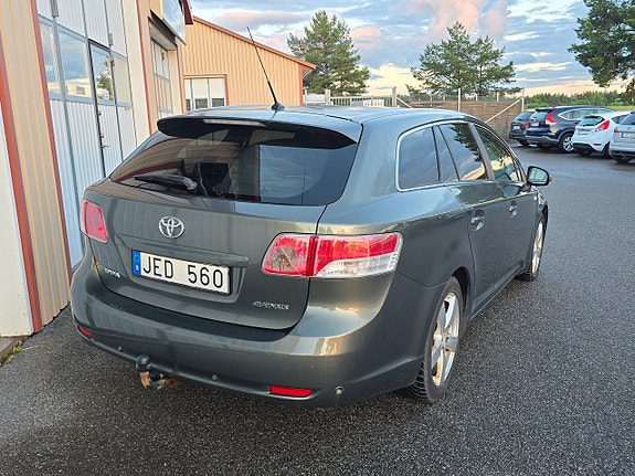 Toyota Avensis 6 of 22