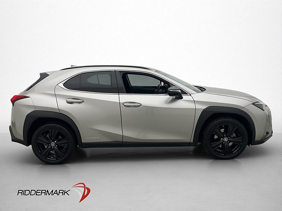 Lexus UX250h 9 of 28