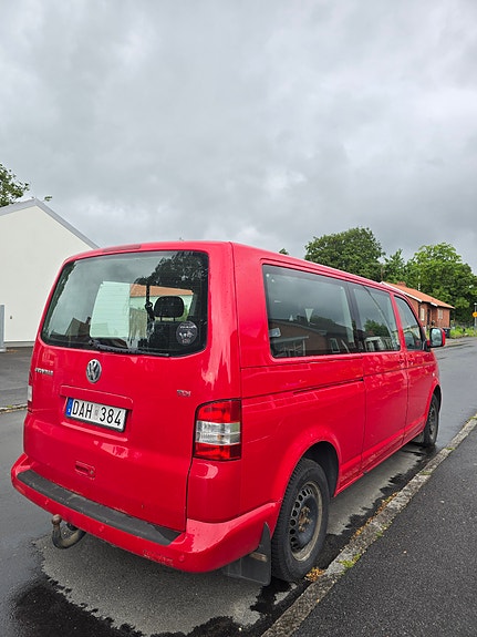 Volkswagen Caravelle 2 of 5