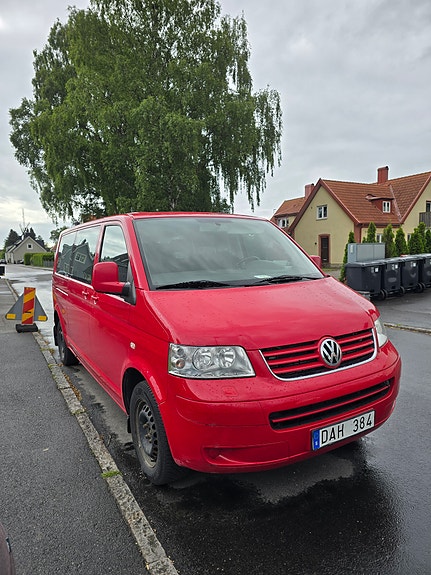 Volkswagen Caravelle 8 of 8