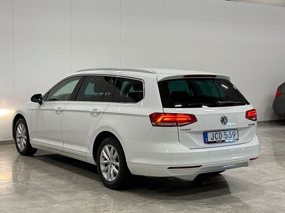 Volkswagen Passat 3 of 5