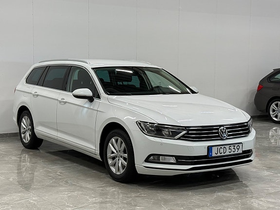 Volkswagen Passat 2 of 5