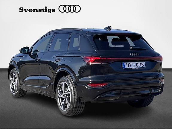 Audi Q6 e-tron 3 of 5