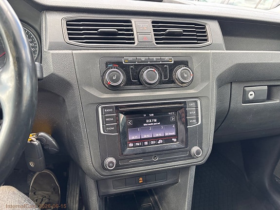 Volkswagen Caddy Maxi 11 of 22