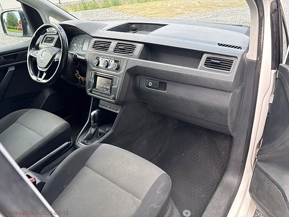 Volkswagen Caddy Maxi 13 of 22