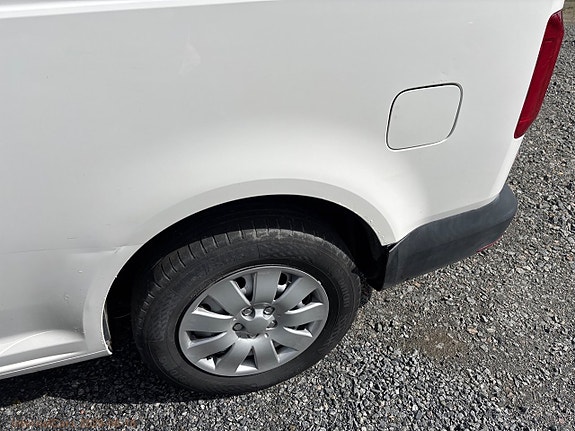 Volkswagen Caddy Maxi 21 of 22