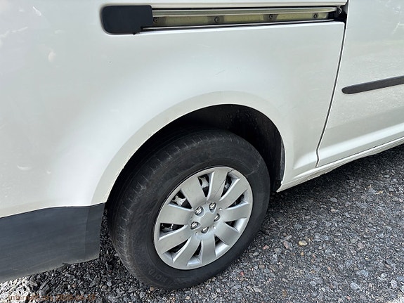 Volkswagen Caddy Maxi 22 of 22