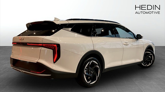 Kia K4 2 of 5