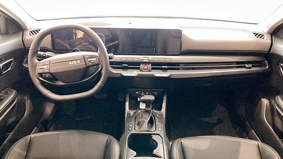 Kia K4 4 of 5