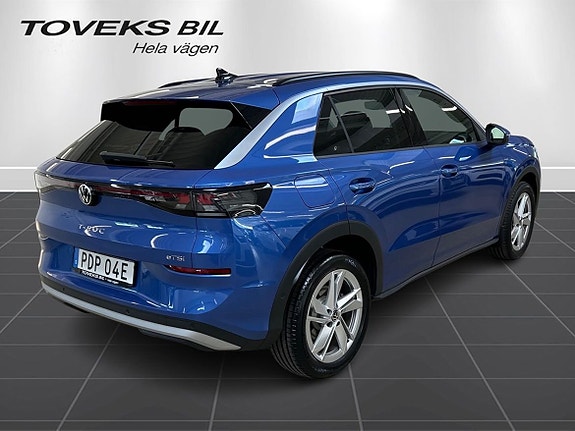 Volkswagen T-Roc 3 of 5