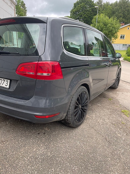 Volkswagen Sharan 3 of 5