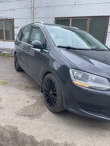Volkswagen Sharan 2 of 5