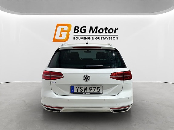 Volkswagen Passat 5 of 5