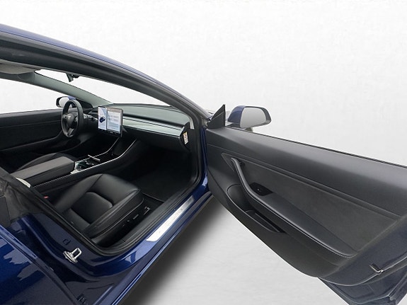 Tesla Model 3 22 of 30