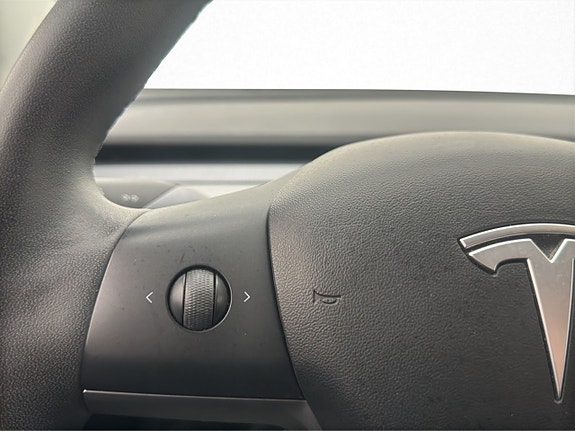 Tesla Model 3 24 of 30