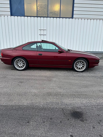 BMW 850i 2 of 5