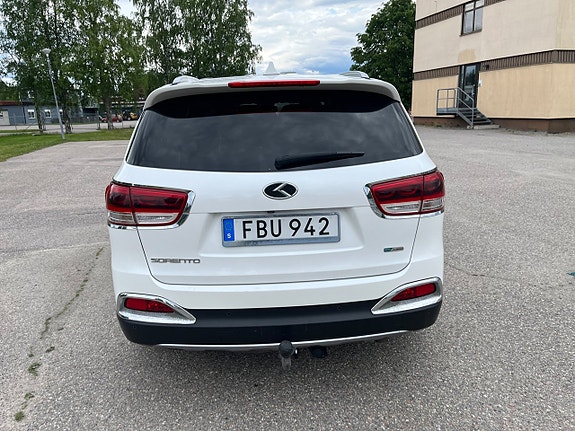 Kia Sorento 4 of 5