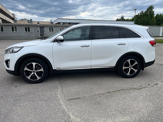 Kia Sorento 2 of 5