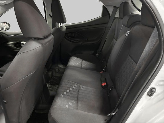 Toyota Yaris 11 of 21