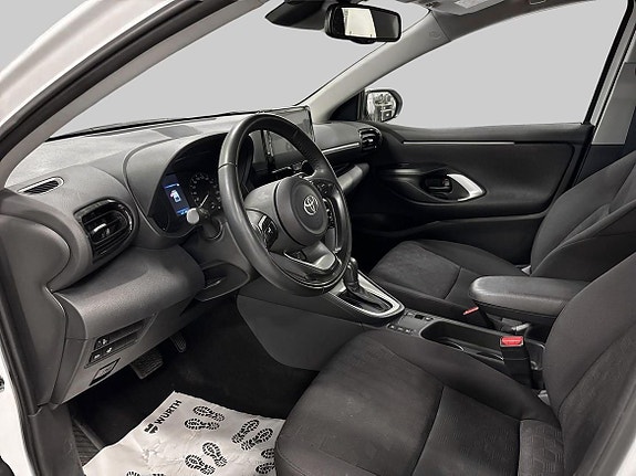 Toyota Yaris 14 of 21