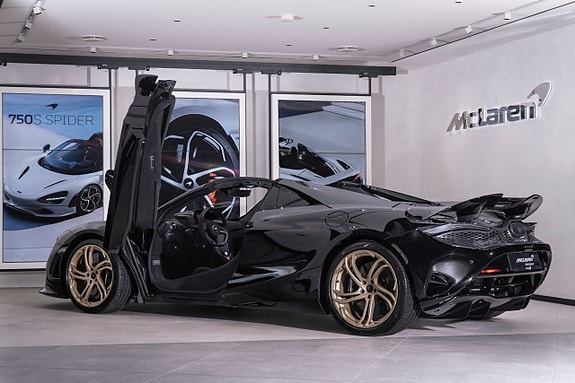 McLaren 750S 4 of 5
