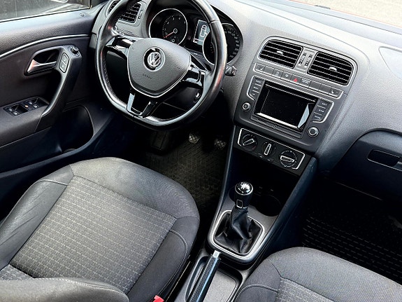 Volkswagen Polo 10 of 13