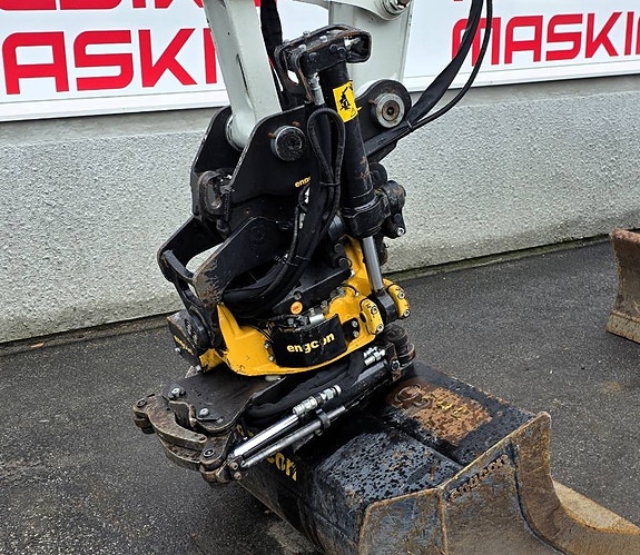 Takeuchi TB 260 7 of 9