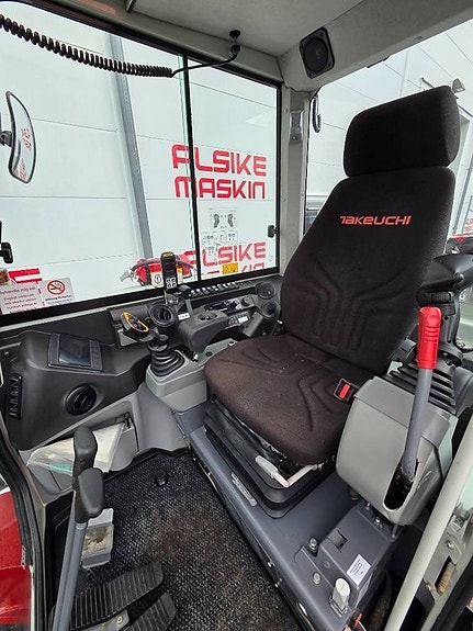 Takeuchi TB 260 4 of 9