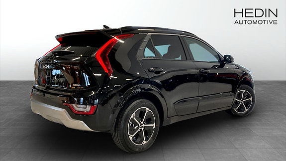Kia Niro 2 of 17