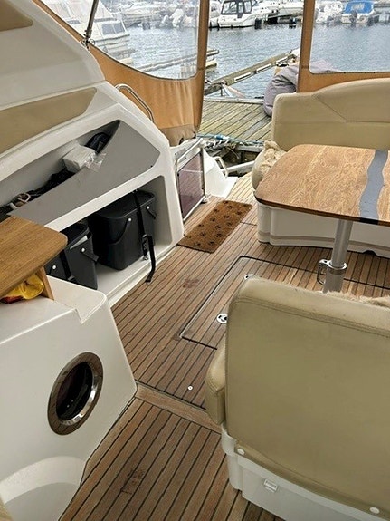 Beneteau Monte Carlo 32 HT - 2 x Volvo Penta 5,7 GI 6 of 22