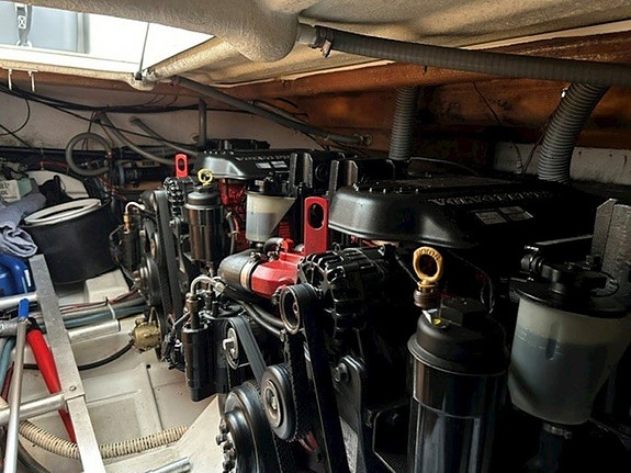 Beneteau Monte Carlo 32 HT - 2 x Volvo Penta 5,7 GI 21 of 22