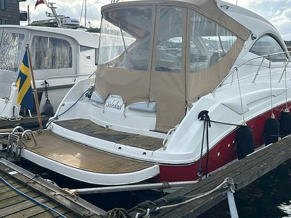 Beneteau Monte Carlo 32 HT - 2 x Volvo Penta 5,7 GI 4 of 22