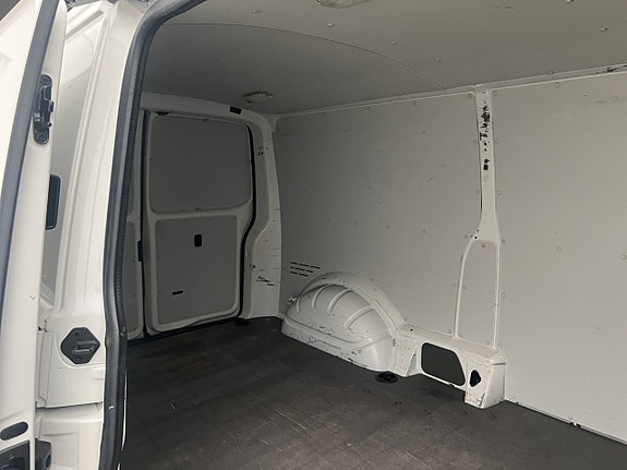 Volkswagen Transporter 13 of 29