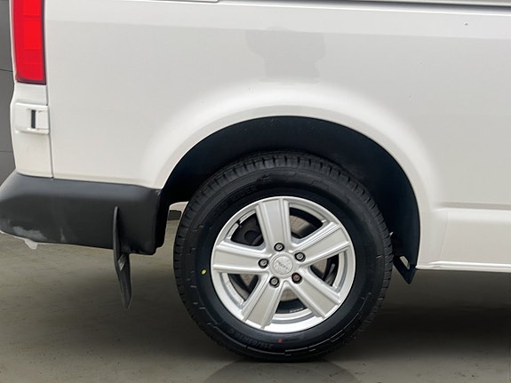 Volkswagen Transporter 28 of 29