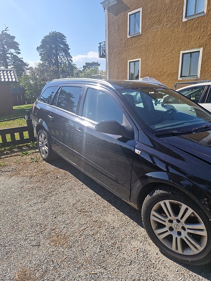 Opel Astra 4 of 5
