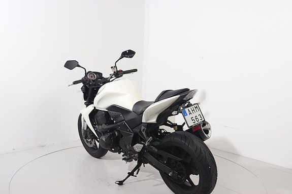 Kawasaki Z 750 ABS 6 of 6