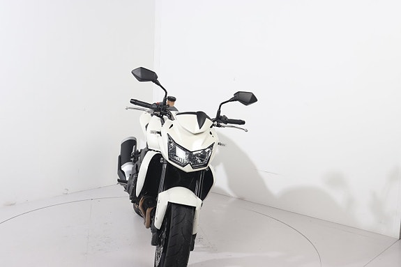 Kawasaki Z 750 ABS 3 of 6
