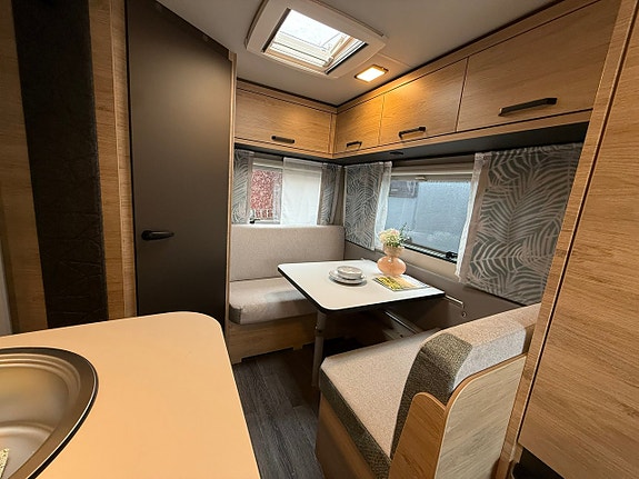 Weinsberg CaraOne 390QD 3 of 5