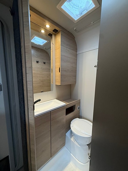 Weinsberg CaraOne 390QD 11 of 13