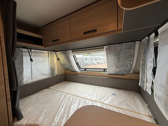 Weinsberg CaraOne 390QD 7 of 13