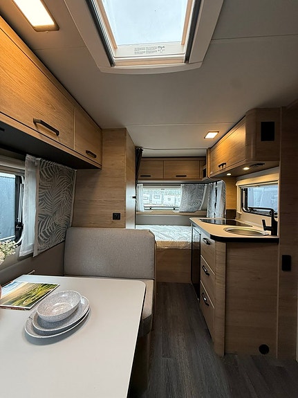 Weinsberg CaraOne 390QD 9 of 13