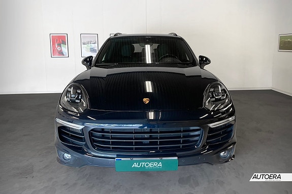 Porsche Cayenne 7 of 28