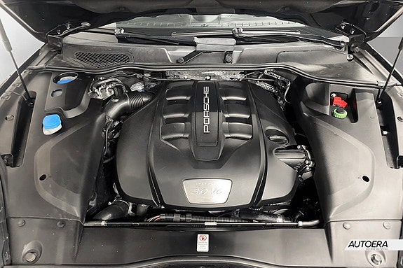 Porsche Cayenne 26 of 28