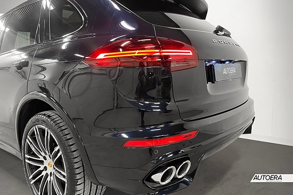 Porsche Cayenne 6 of 28