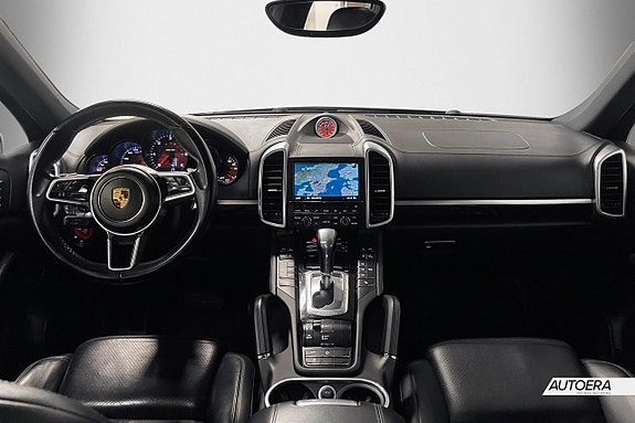 Porsche Cayenne 10 of 28